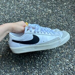 Nike White and Black Sneakers